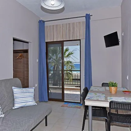 Alexandros Seaview Apartment *